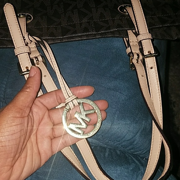 Authentic Michael Kors handbag - Picture 4 of 7